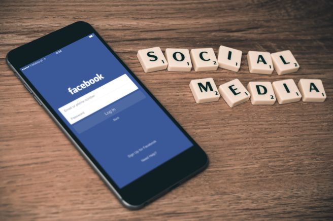 william iven 19844 unsplash e1553852497163 in 台湾人使用率89% Facebook広告を徹底攻略! ○○だけでクリック4倍!