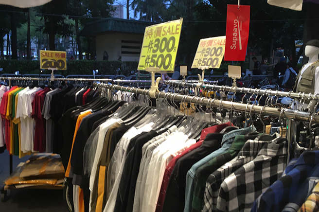 clothes in 松山駅在住2年の現地人が教える絶対間違えない饒河街夜市(ラオホー夜市)周辺ツアー