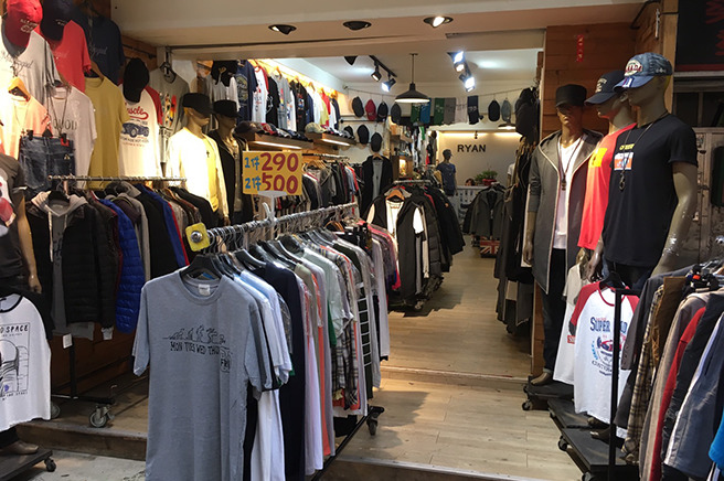 t shirts656 in 松山駅在住2年の現地人が教える絶対間違えない饒河街夜市(ラオホー夜市)周辺ツアー
