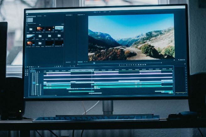 danny feng 3En7Aaqiw8 unsplash 1 in 沒經驗也能快速上手!動畫影片製作軟體推薦與優缺點比較
