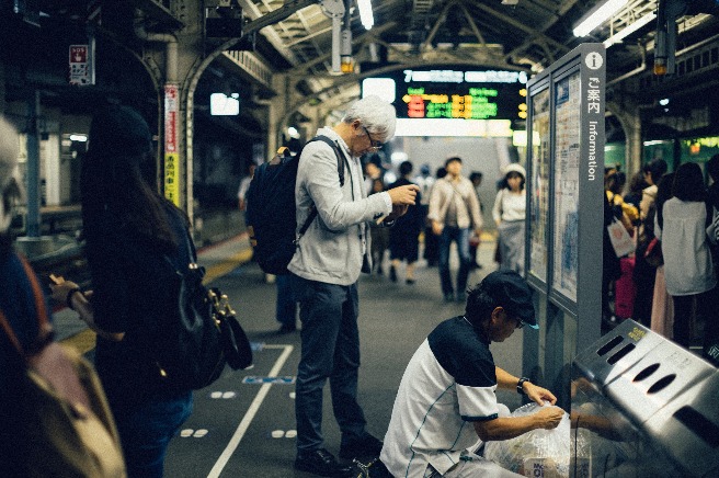 japanese worker commute daily in 確定要去日本工作嗎？5件你該注意的大小事！