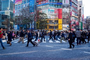 tokyo commuting worker in 確定要去日本工作嗎？5件你該注意的大小事！